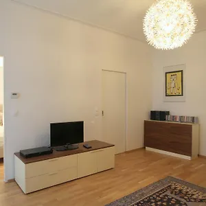 Moderne Stadtwohnung Mit Balkon Vienna